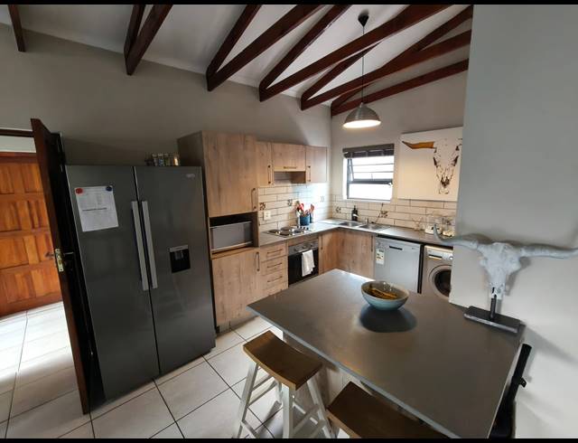 2 BEDROOM APARTMENT FOR SALE IN WATERKLOOF AH